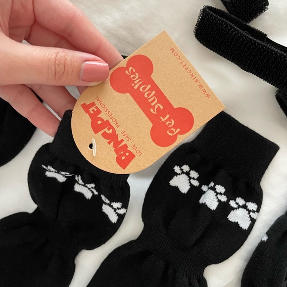 New with tags Large Dog socks - Picture 2 of 4